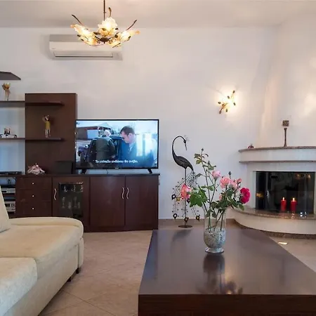 Βίλα Irini'S Villa