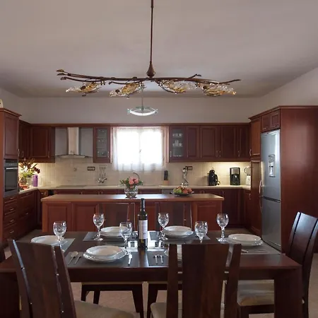 Irini'S Villa Βίλα